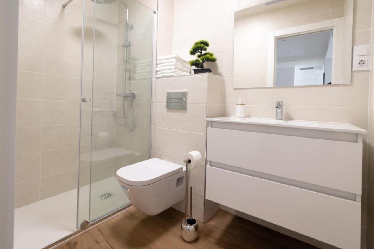 Lujoso Apartamento Entre 2 Playas Con Garaje, Wifi Gijon Exterior photo